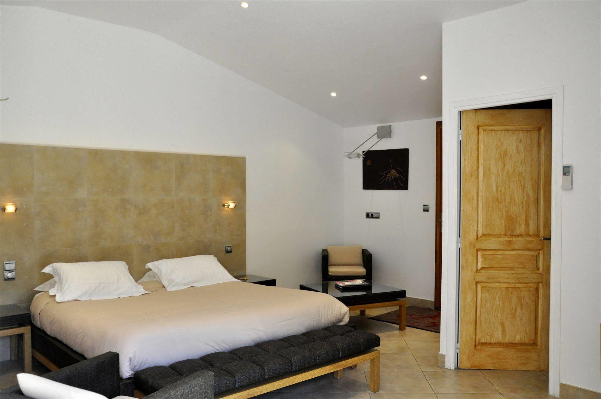 Private - Adult Only 4*